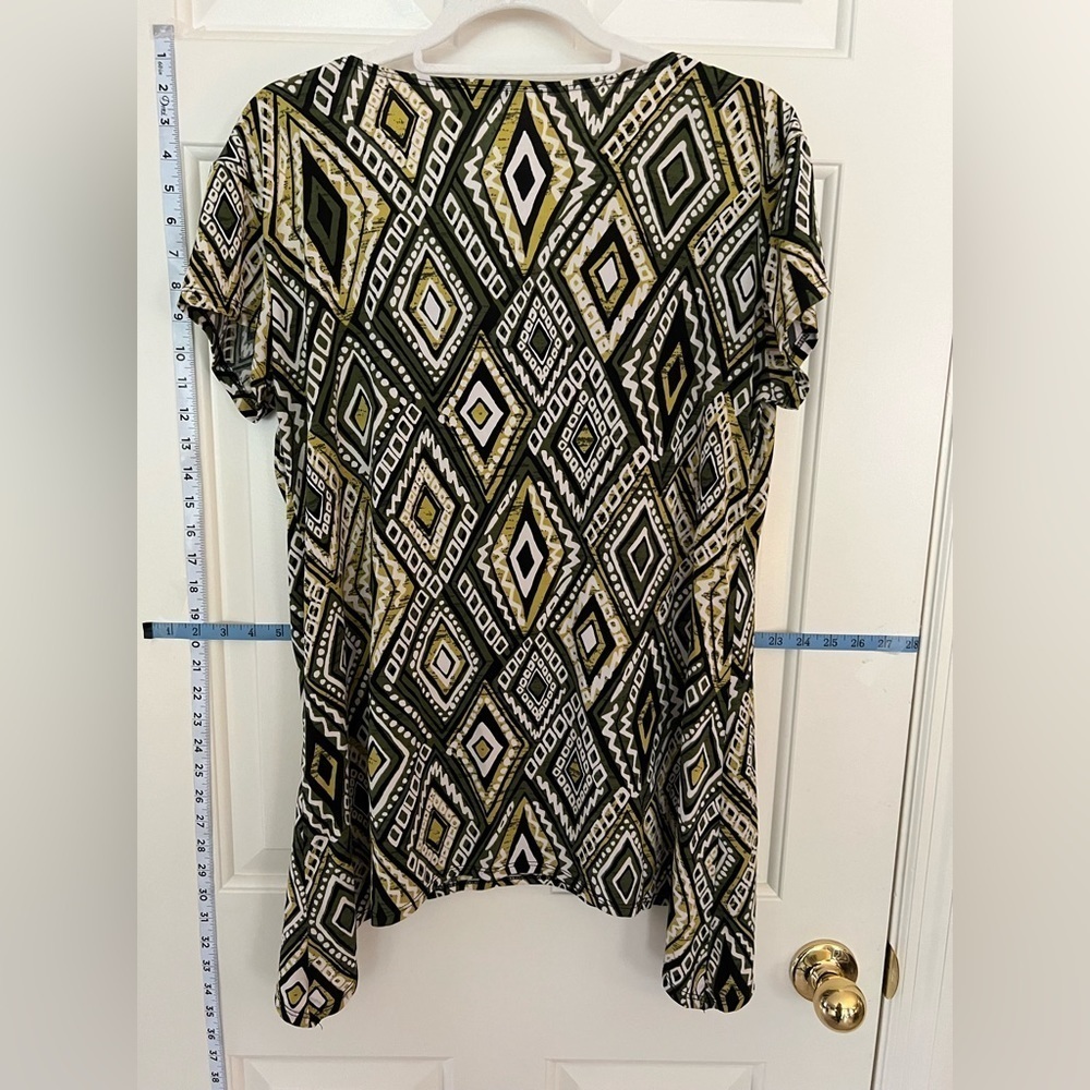 Bleeker and McDougal short sleeve top, L - Picture 3 of 8